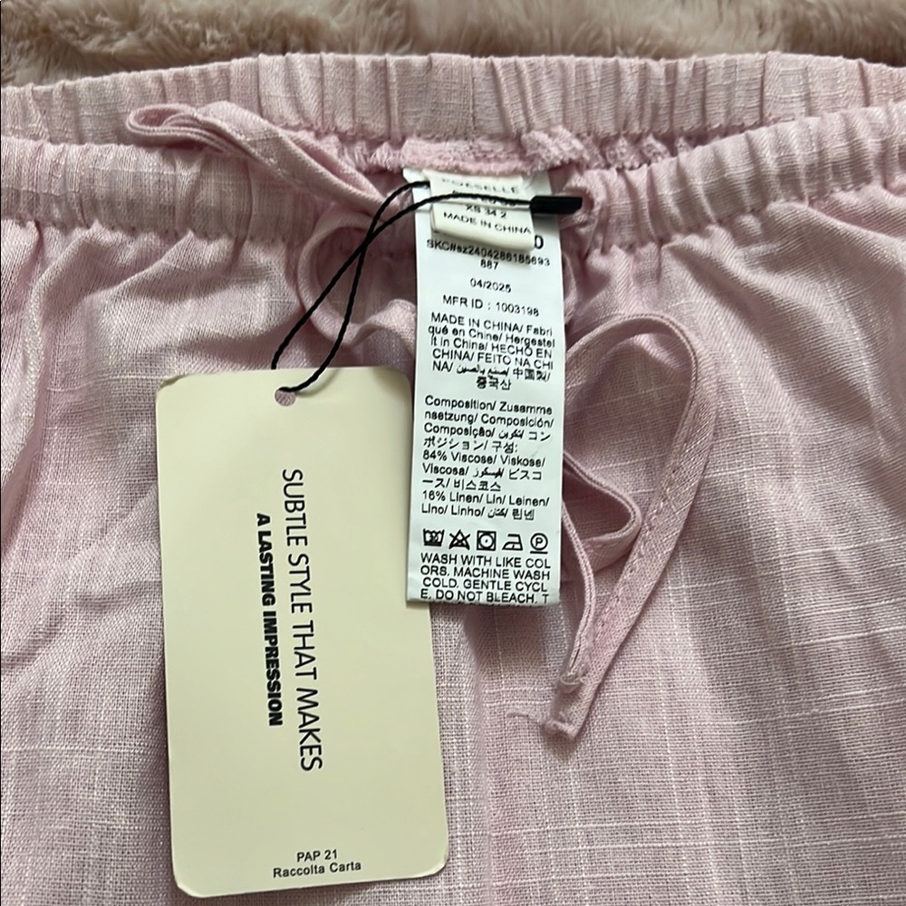 Pink Trumpet Maxi Skirt with Ribbed Texture - Picture 7 of 7